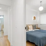 Stylish With Stunning Views & Parking Apartman