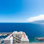 Stylish With Stunning Views & Parking