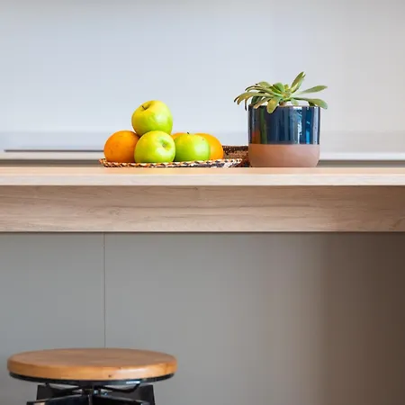 Stylish With Stunning Views & Parking * Радазул