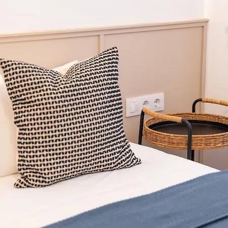 Stylish With Stunning Views & Parking