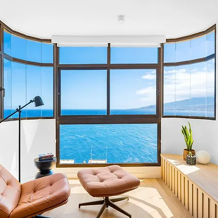 아파트 Stylish With Stunning Views & Parking *