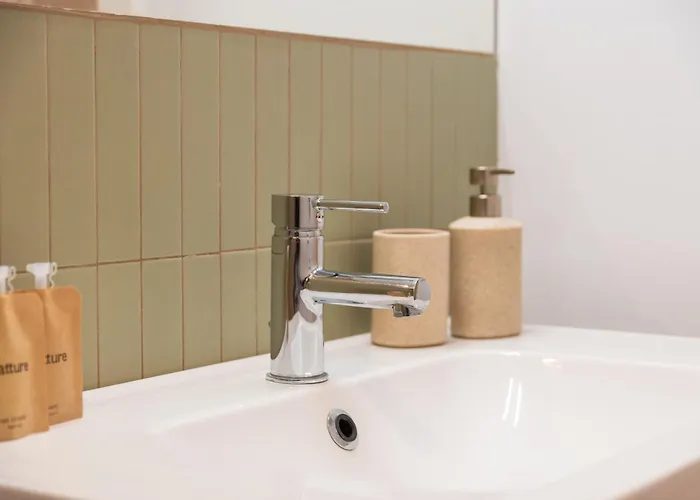 Апартаменты Stylish With Stunning Views & Parking Радазул