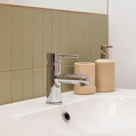 Apartament Stylish With Stunning Views & Parking Radazul